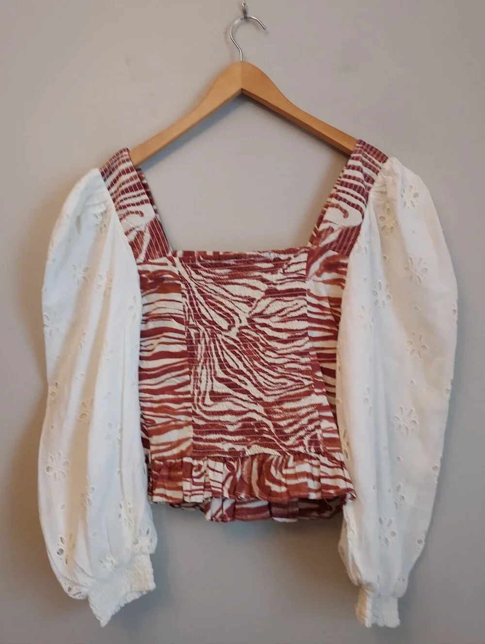 Anthropologie Love The Label Animal Print Long Sleeve Top Size Small